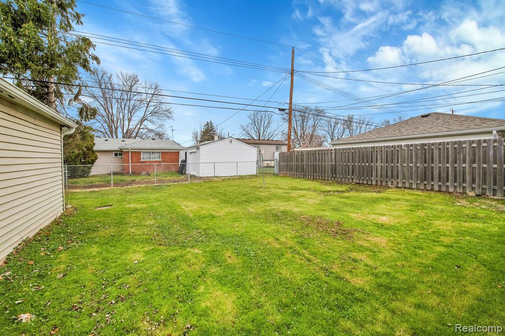 4667 E 13 MILE Road, Warren, MI 48092 — Photo 26
