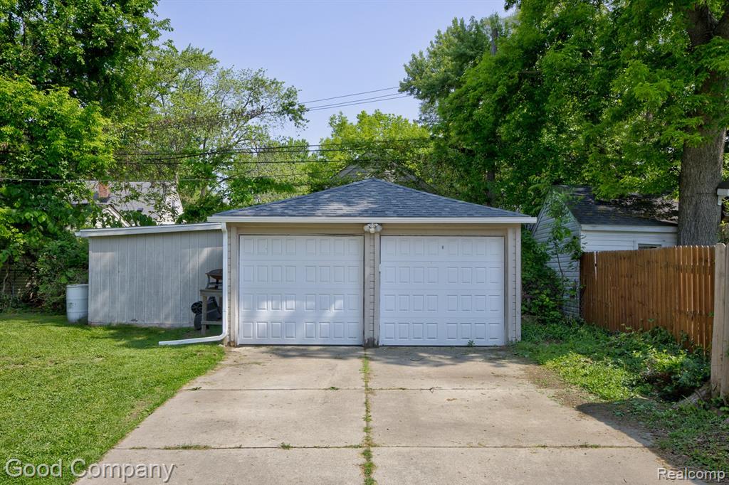 585 Roth Boulevard, Clawson, MI — Photo 35