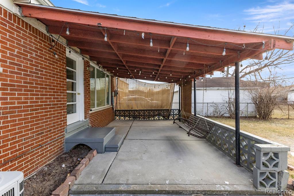 7011 ROSEMARY Street, Dearborn Heights, MI 48127 — Photo 29