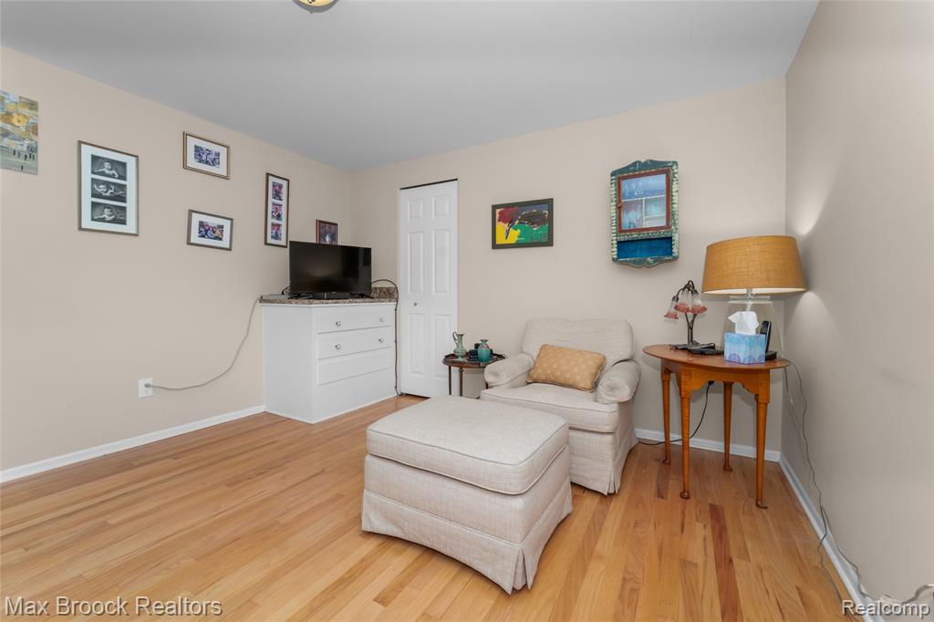 7118 Cathedral Drive, Bloomfield Hills, MI 48301 — Photo 38