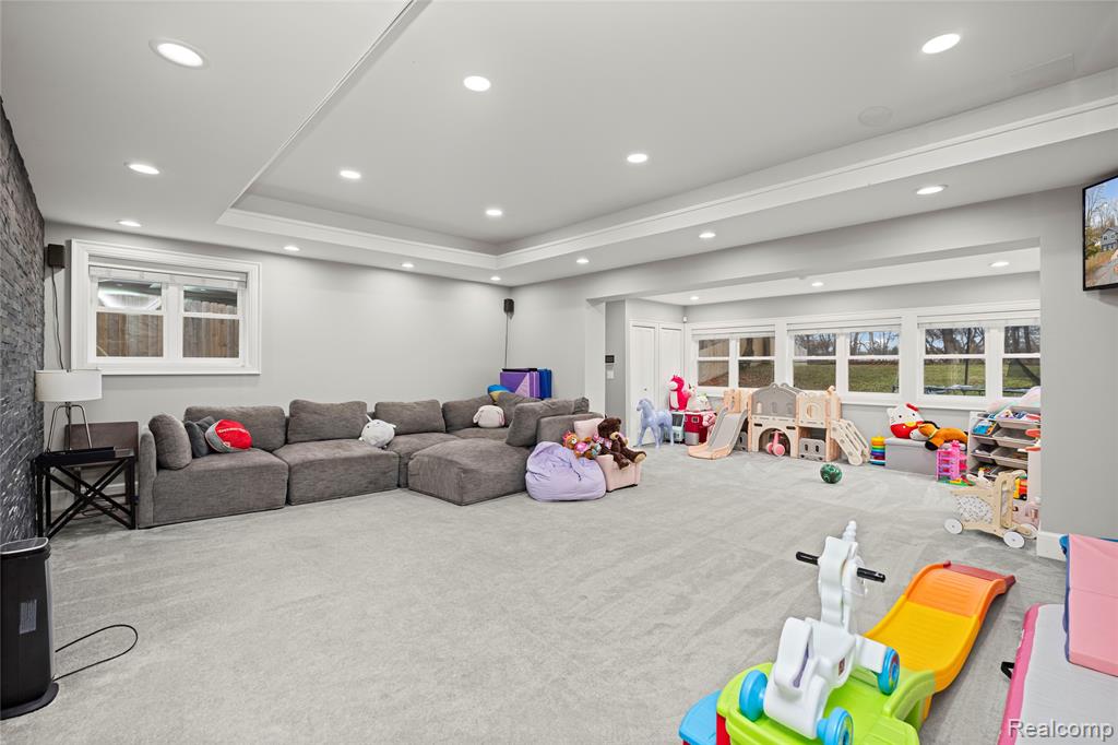 15879 Millar Road, Clinton Twp, MI 48036 — Photo 40