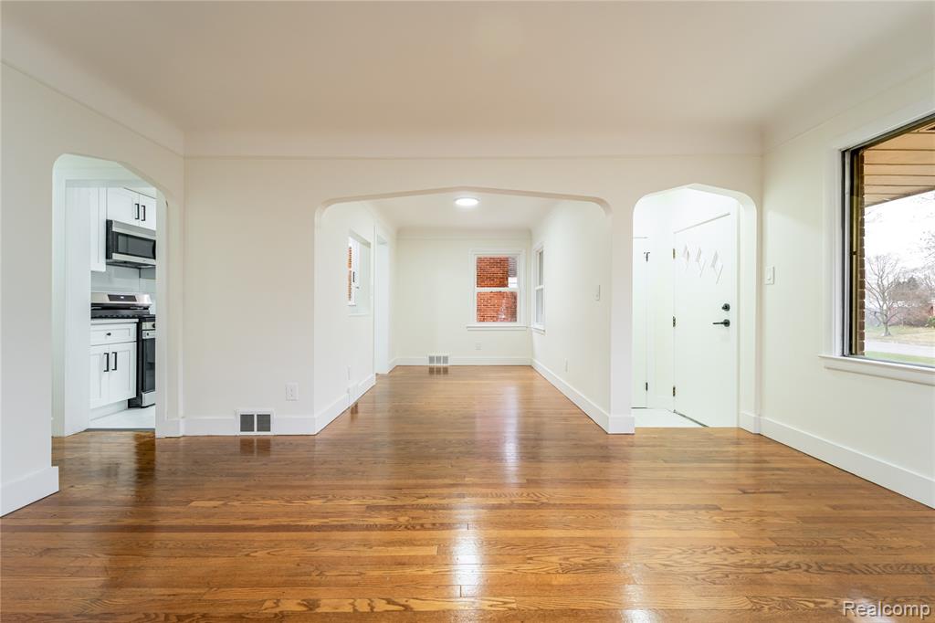 16535 Lincoln Avenue, Eastpointe, MI 48021 — Photo 2