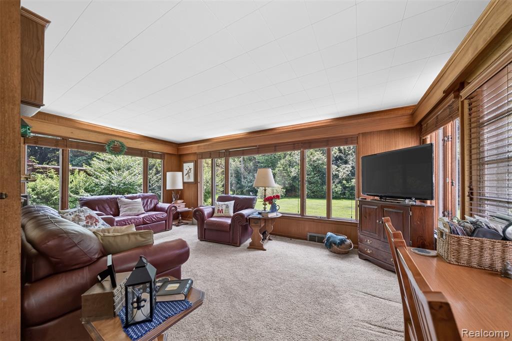 18577 San Jose Boulevard, Lathrup Village, MI 48076 — Photo 13