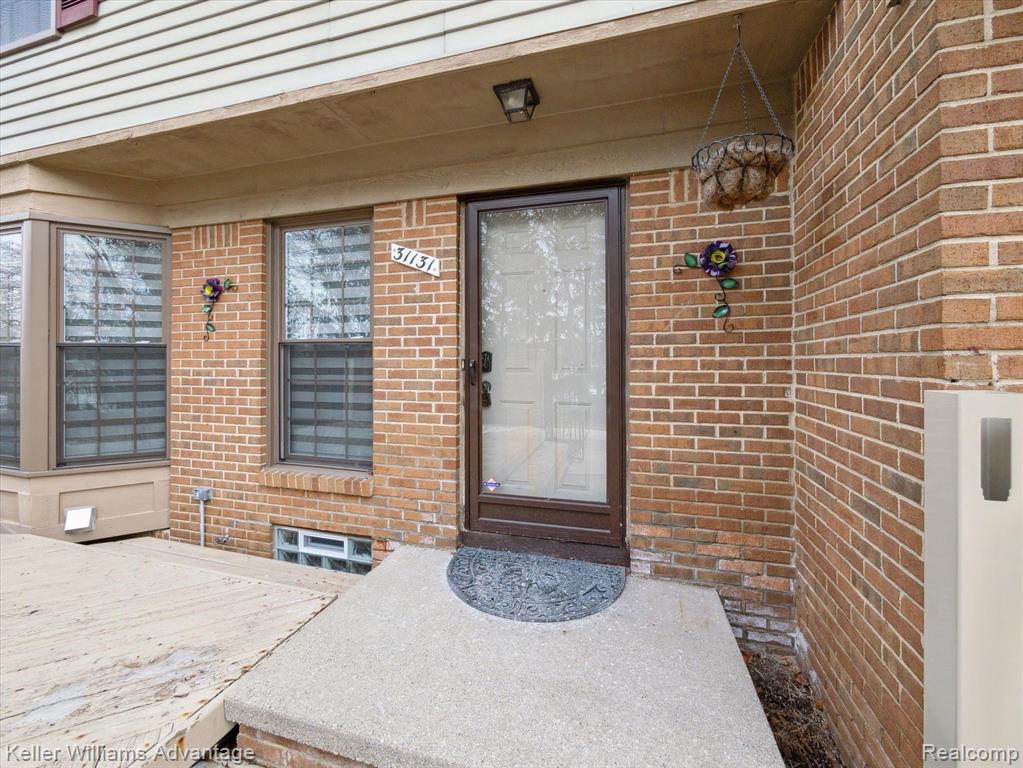 31131 COUNTRY, Farmington Hills, MI 48331 — Photo 8