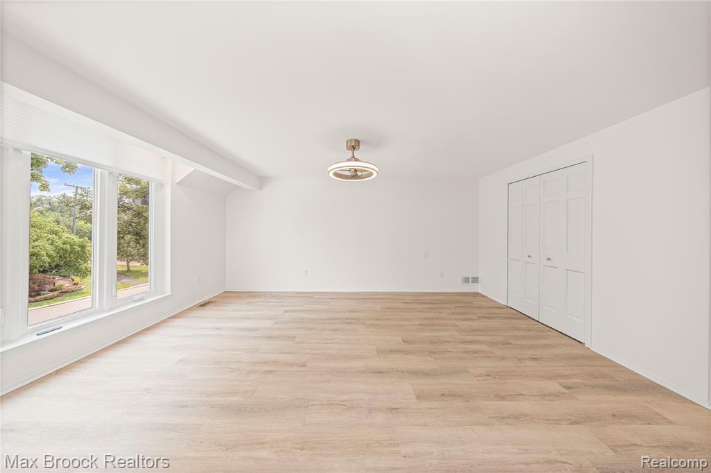 4490 Strathdale Lane, West Bloomfield, MI 48323 — Photo 34