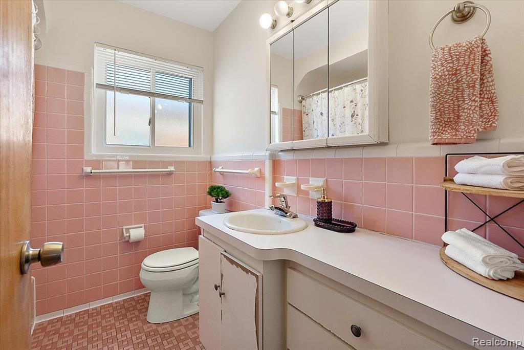 4205 Katherine Street, Dearborn Heights, MI 48125 — Photo 7