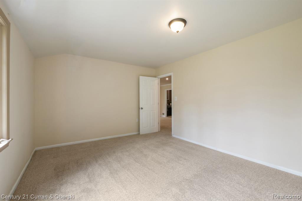 27869 Old Colony Street, Farmington, MI 48334 — Photo 39