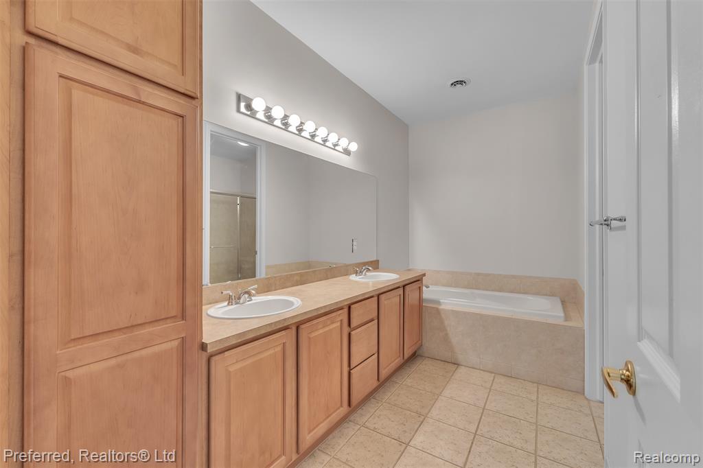 635 Constitution Street, Canton, MI 48188 — Photo 22