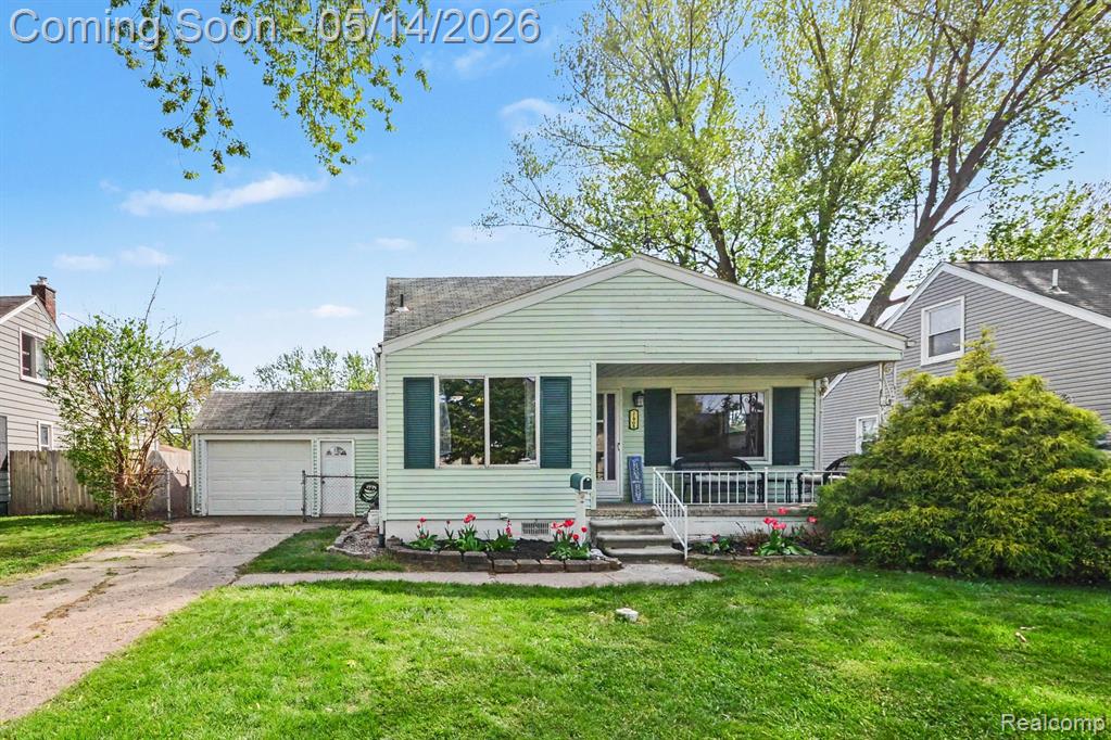21900 Revere Street, Saint Clair Shores, MI 48080 — front exterior