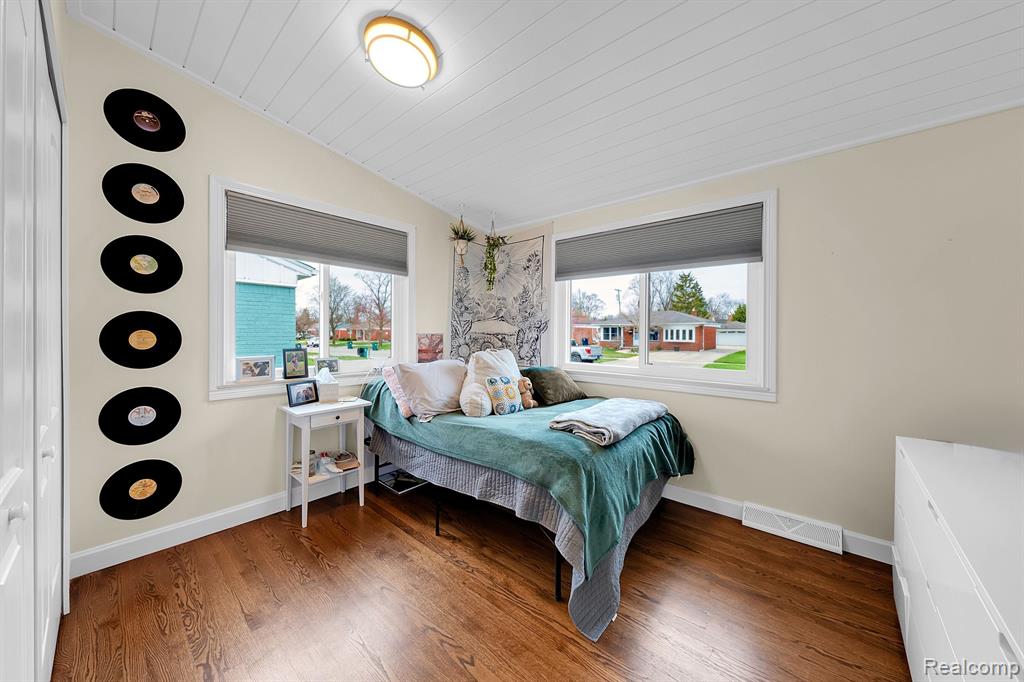 4010 MARK ORR Road, Royal Oak, MI 48073 — Photo 9