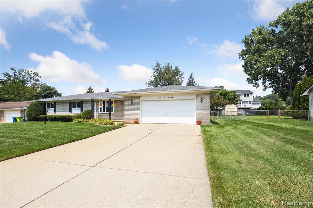 8268 Cooley Beach Drive, White Lake, MI — Photo 4