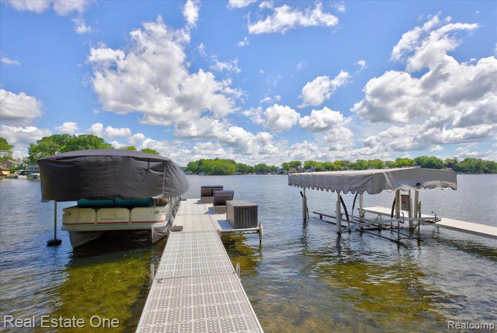 836 Pine Tree Road W, Lake Orion, MI 48362 — Photo 66