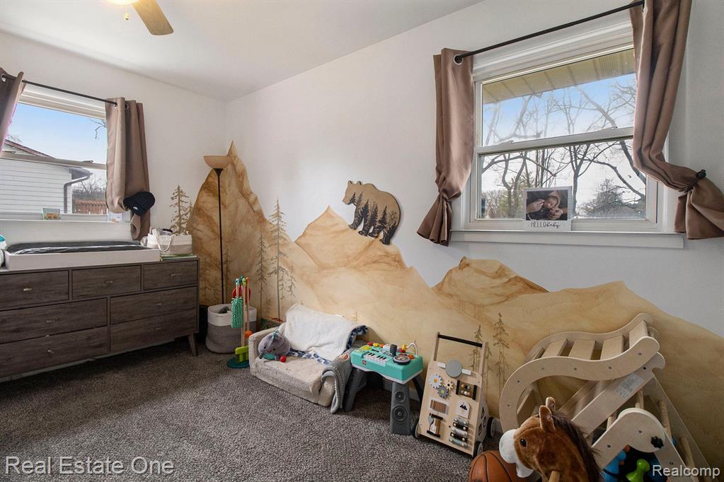 5686 LAKE GROVE Drive, White Lake, MI 48383 — Photo 9