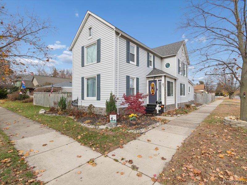 404 Pine Street, Wyandotte, MI 48192 — Photo 3