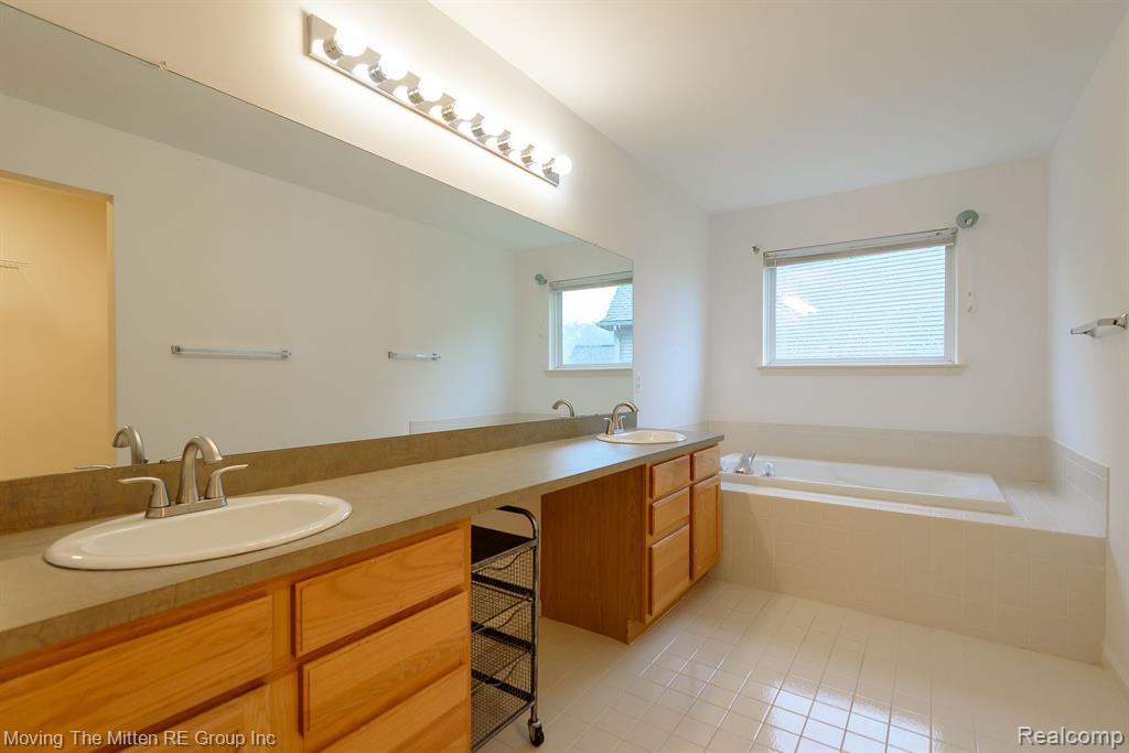 9084 W WALDEN Drive, Van Buren, MI 48111 — Photo 31