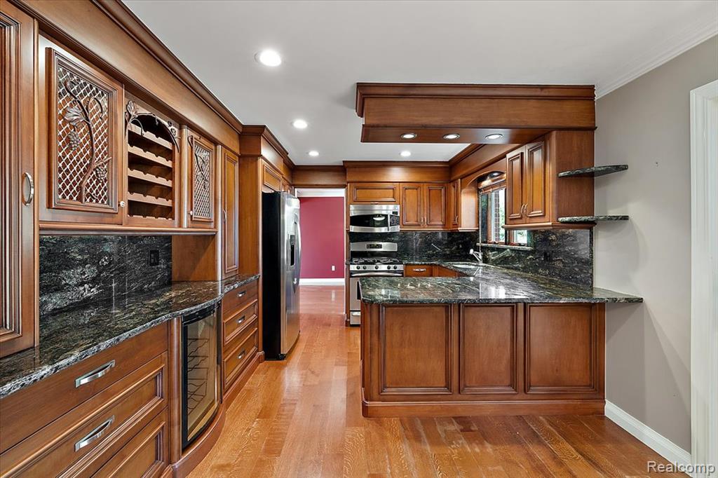 4147 Greensboro Drive, Troy, MI 48085 — Photo 15