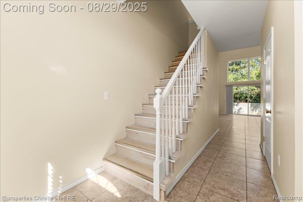 19236 W 11 Mile Road, Lathrup Village, MI 48076 — Photo 16