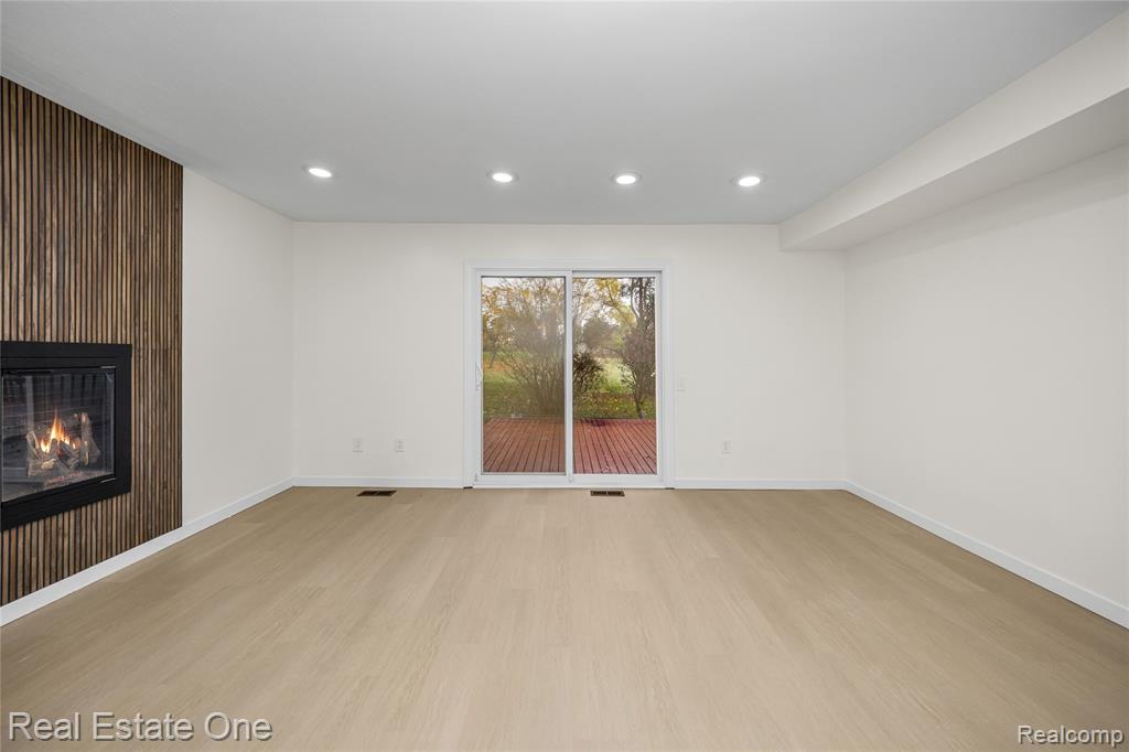 5426 N Piccadilly, West Bloomfield, MI — Photo 33
