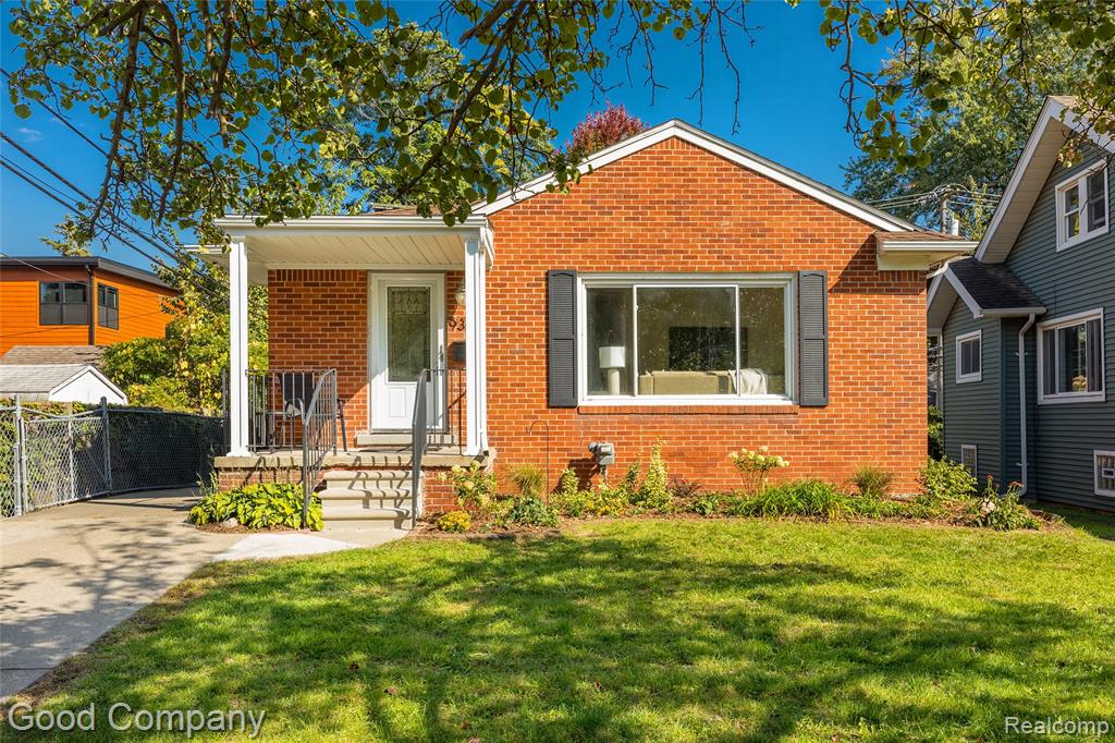 938 Edgewood Drive, Royal Oak, MI 48067