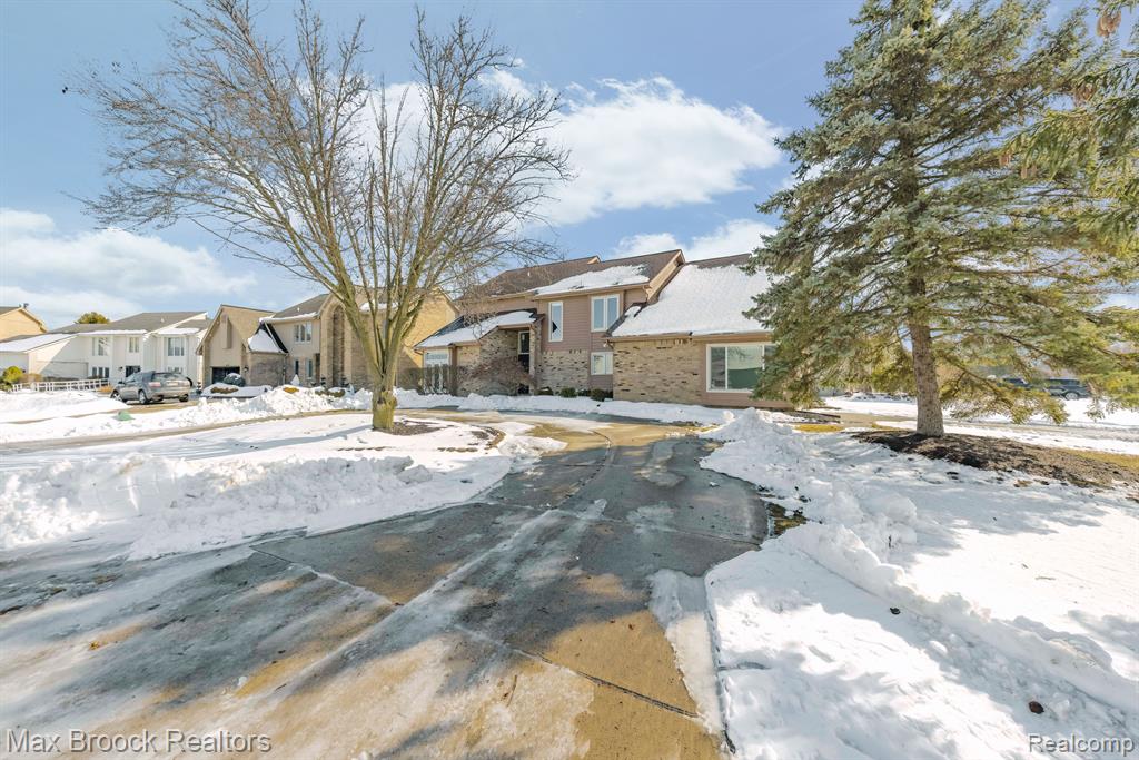 5547 MAPLE LEAF Court, West Bloomfield, MI — Photo 49
