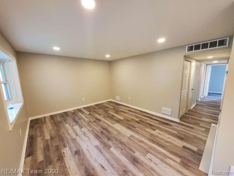 4638 GERTRUDE Street, Dearborn Heights, MI 48125 — Photo 4