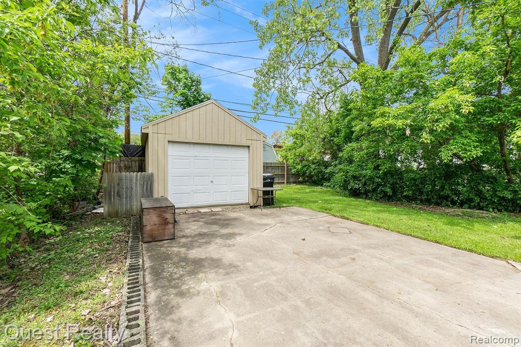 731 EMERSON Avenue, Pontiac, MI 48340 — Photo 15