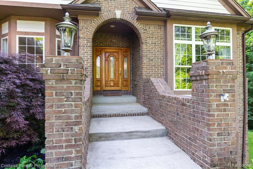 15317 Oak Hollow Drive, Holly, MI 48442 — Photo 3
