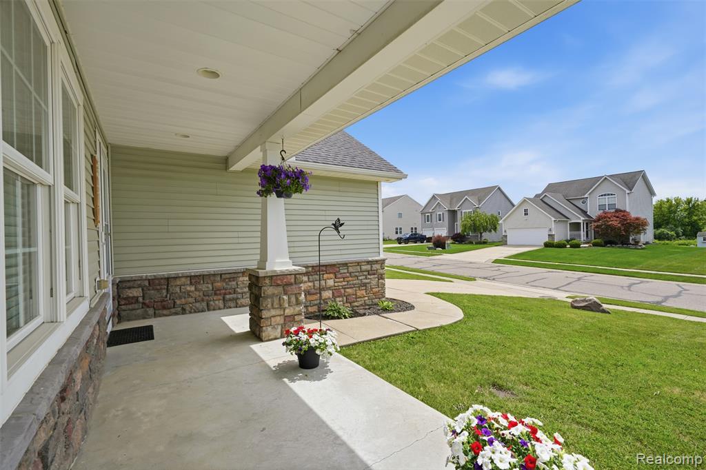 3477 Amber Oaks Drive, Howell, MI 48855 — Photo 4