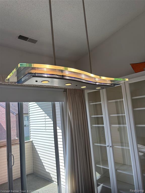 6689 Ridgefield Circle, 201, West Bloomfield, MI — Photo 10
