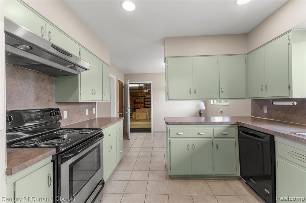 446 LINDEN Court, Saline, MI 48176 — Photo 17