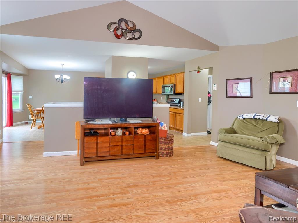 822 Alana Court, Davison, MI 48423 — Photo 12