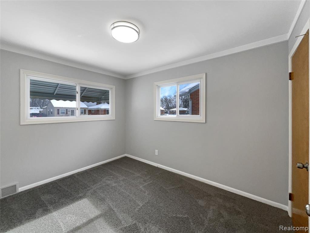 677 BELTON Street, Garden City, MI — Photo 14
