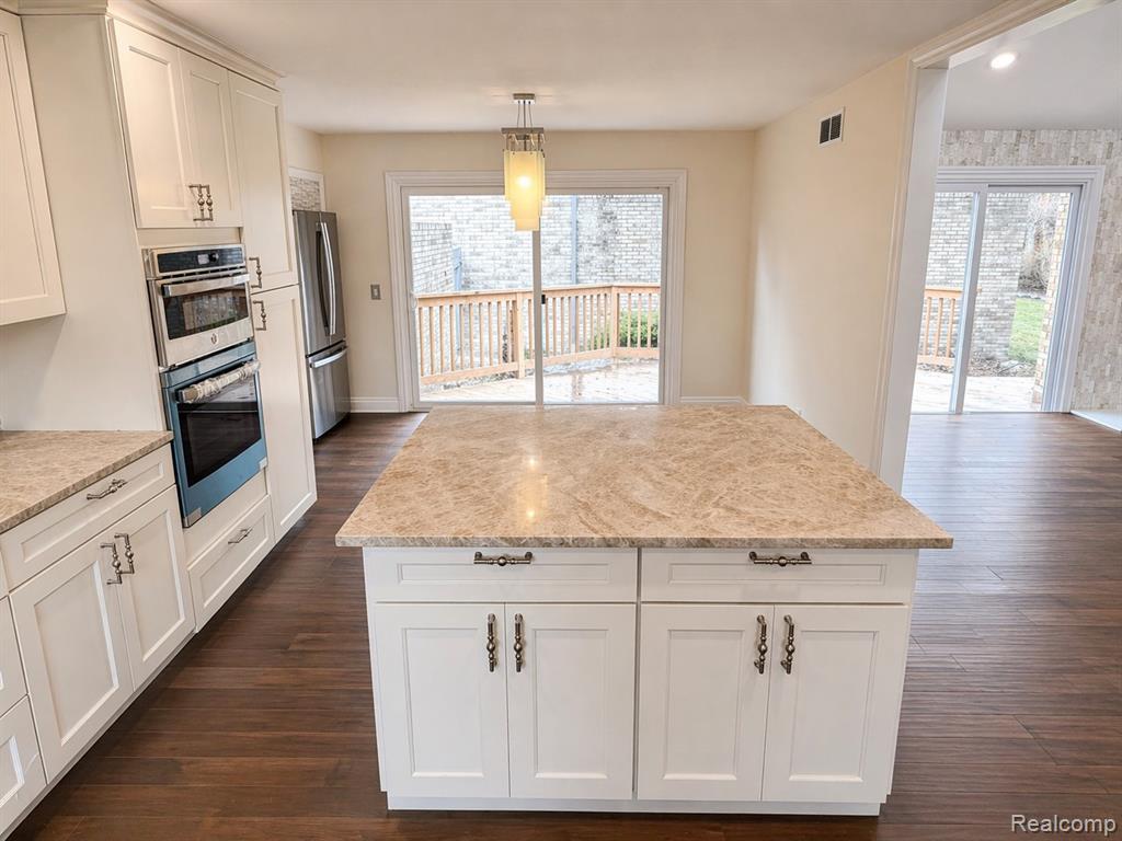5525 Woodland Court, West Bloomfield, MI — Photo 14