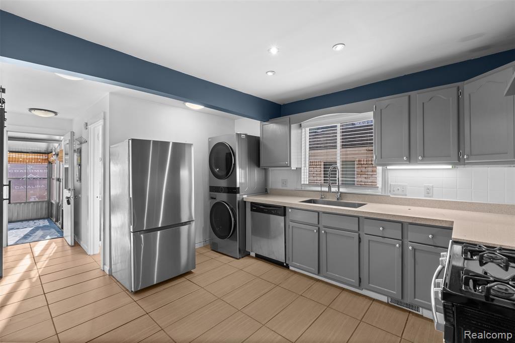 30752 Brush Street, Madison Heights, MI 48071 — Photo 11