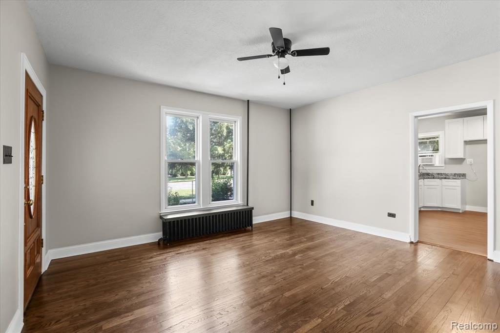 1105 Oak Street, Wyandotte, MI 48192 — Photo 5