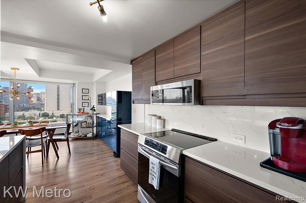 1300 E Lafayette Street, 1001, Detroit, MI 48207 — Photo 29