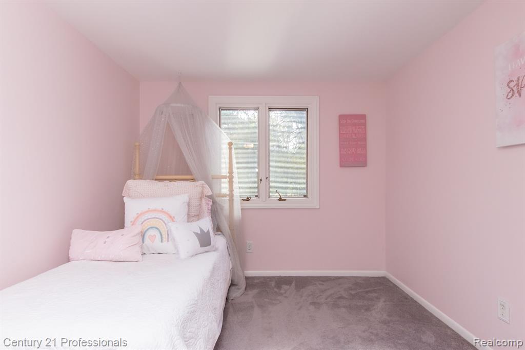 9117 Sussex Street, White Lake, MI — Photo 28