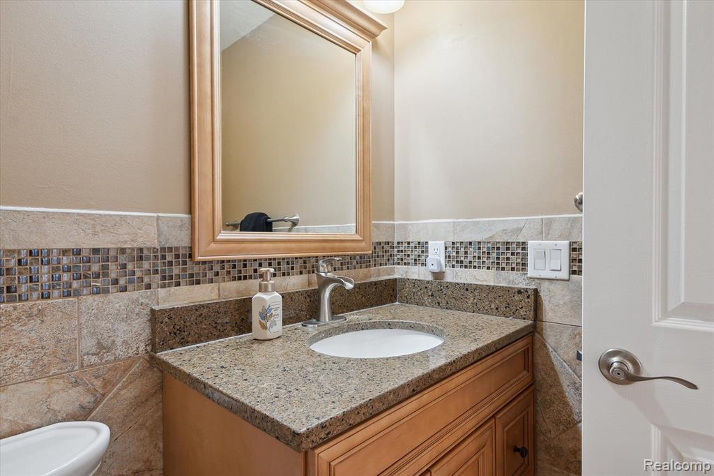 8979 BROUGHAM Drive, Sterling Heights, MI 48312 — Photo 27
