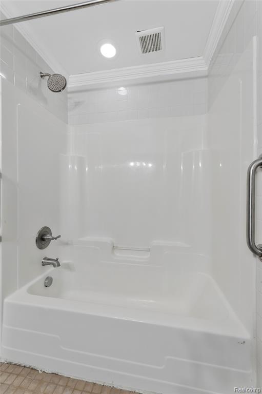 811 Miller Road, Lake Orion, MI 48362 — Photo 17