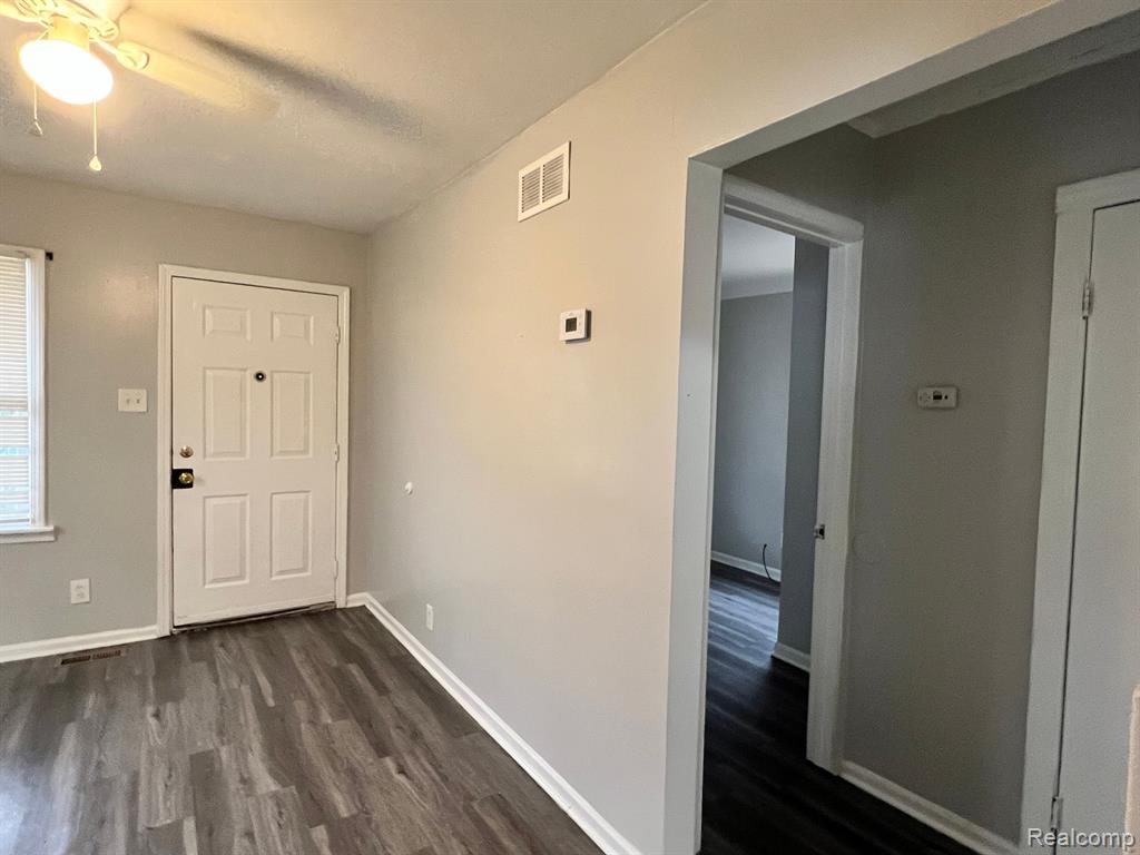 8064 CONTINENTAL Avenue, Warren, MI 48089 — Photo 7