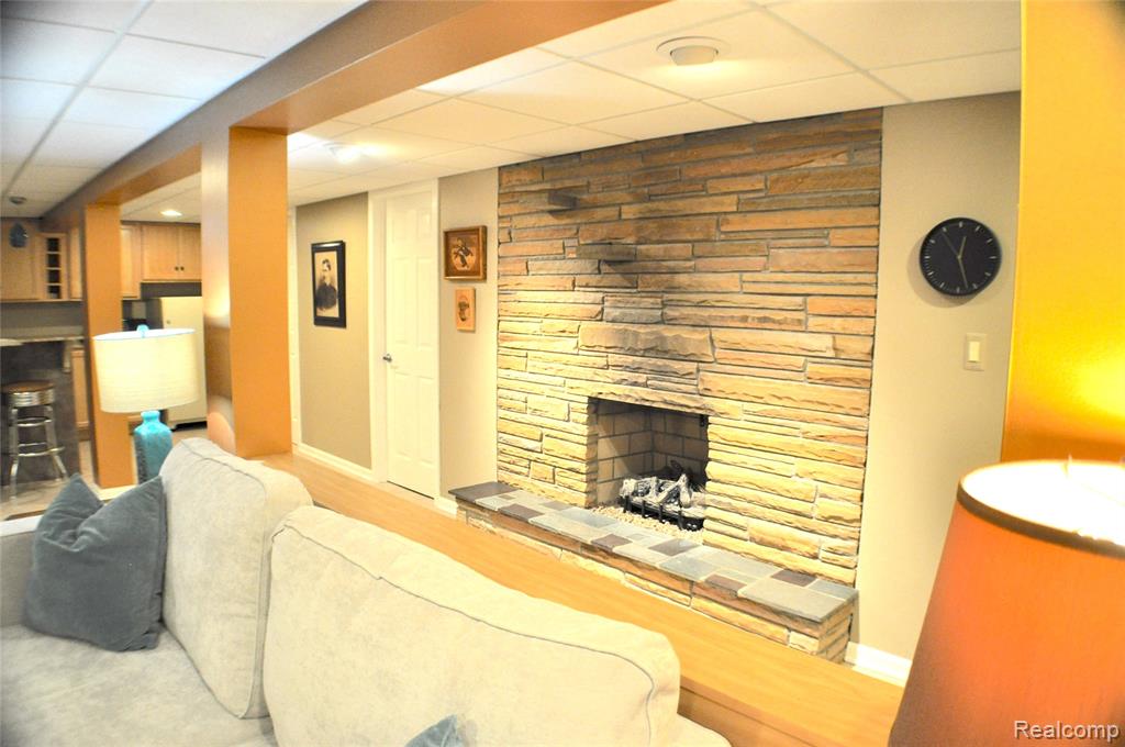 3593 Meadowleigh Lane, Waterford, MI 48329 — Photo 31