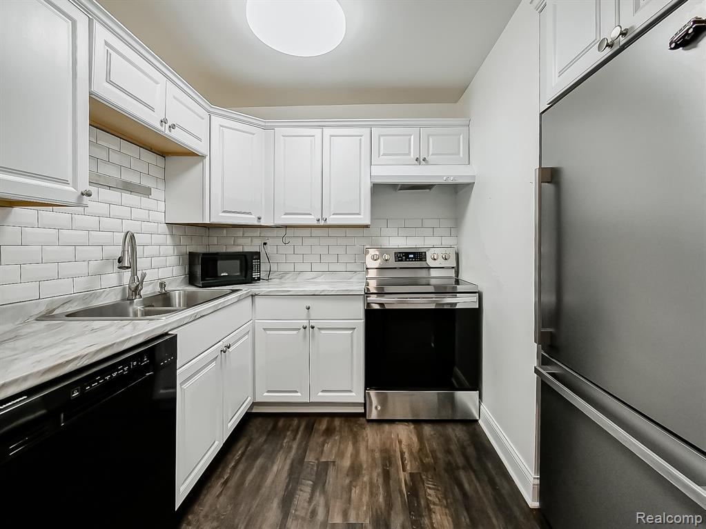 4905 Crooks A2 Road, Royal Oak, MI 48073 — Photo 7