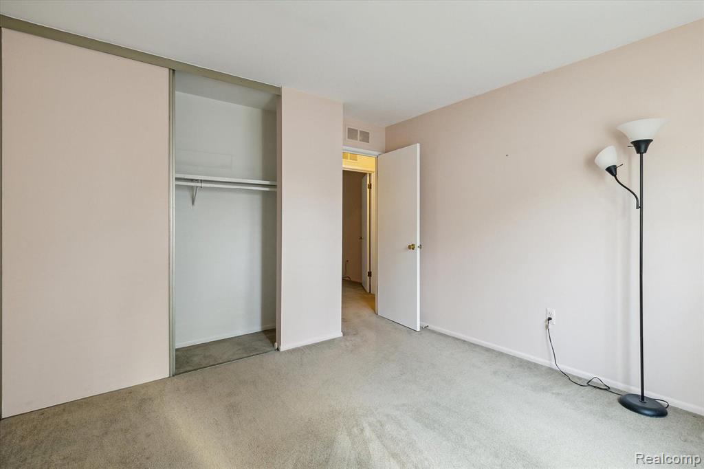 39809 VILLAGE WOOD Lane, Novi, MI — Photo 15
