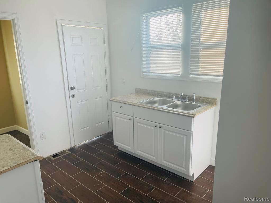 15822 Fairfield Street - Photo 5