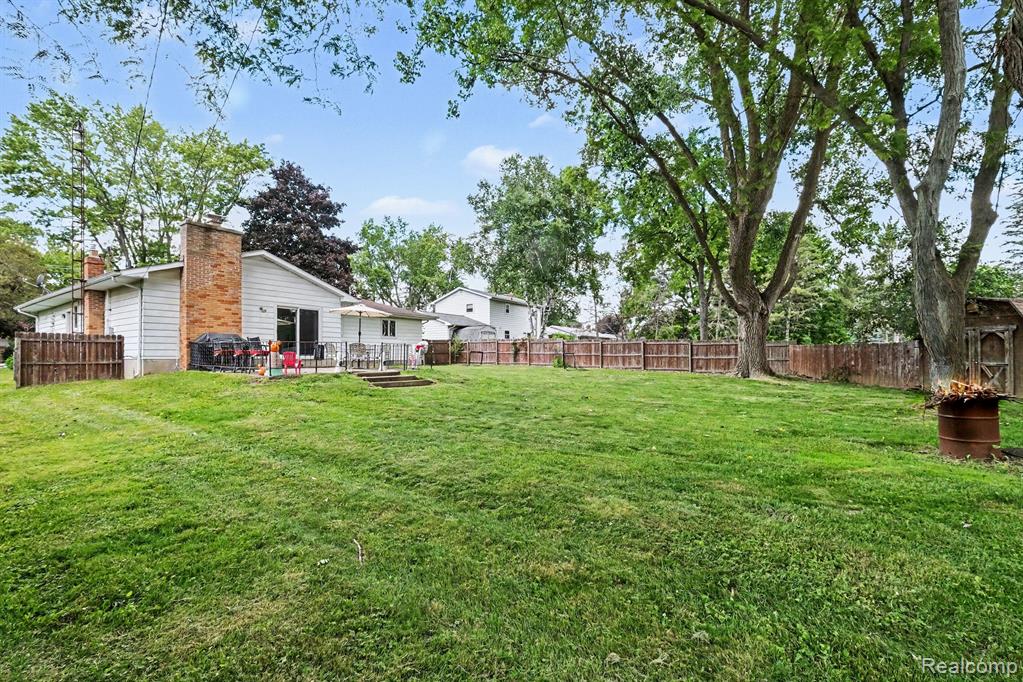 5449 S Genesee Road, Grand Blanc, MI 48439 — Photo 12