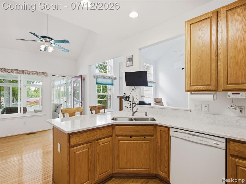 7495 Kovacs Drive, Linden, MI 48451 — Photo 9