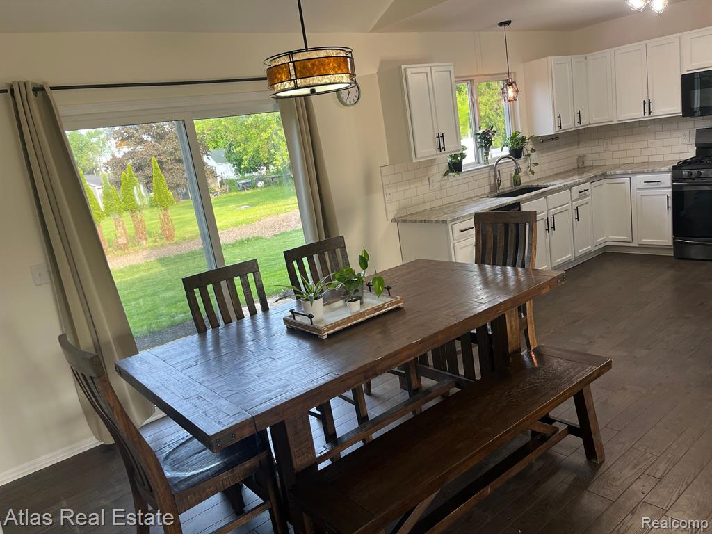 7479 CEDAR, Goodrich Vlg, MI — Photo 23
