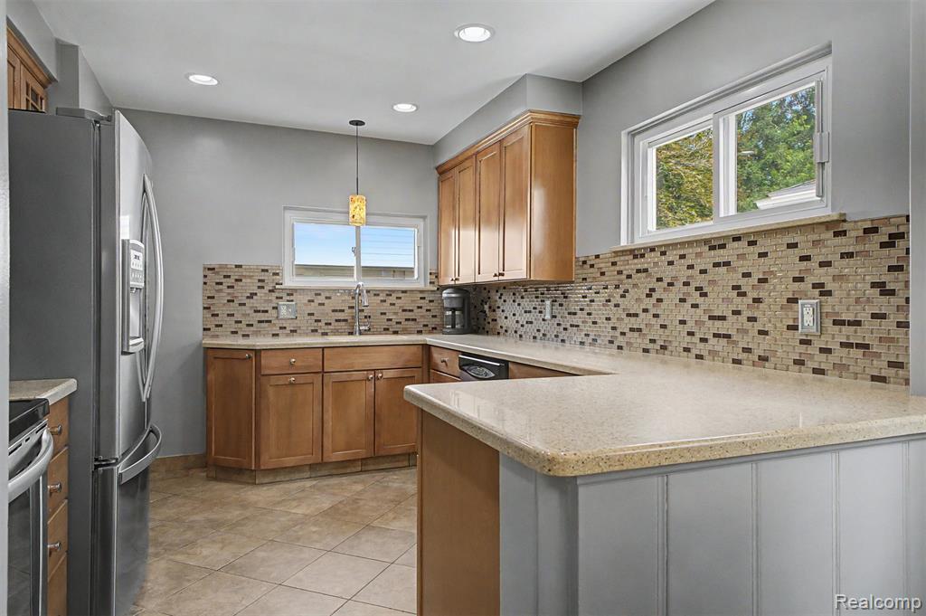 9904 Fox Avenue, Allen Park, MI 48101 — Photo 11