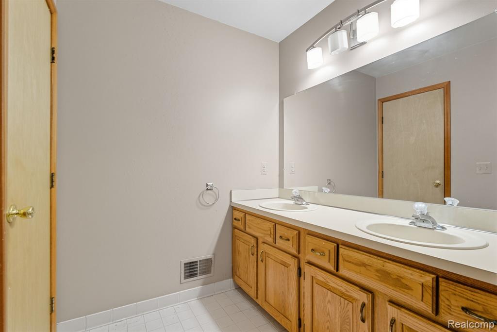 41825 Alden Drive, Clinton Twp, MI 48038 — Photo 23