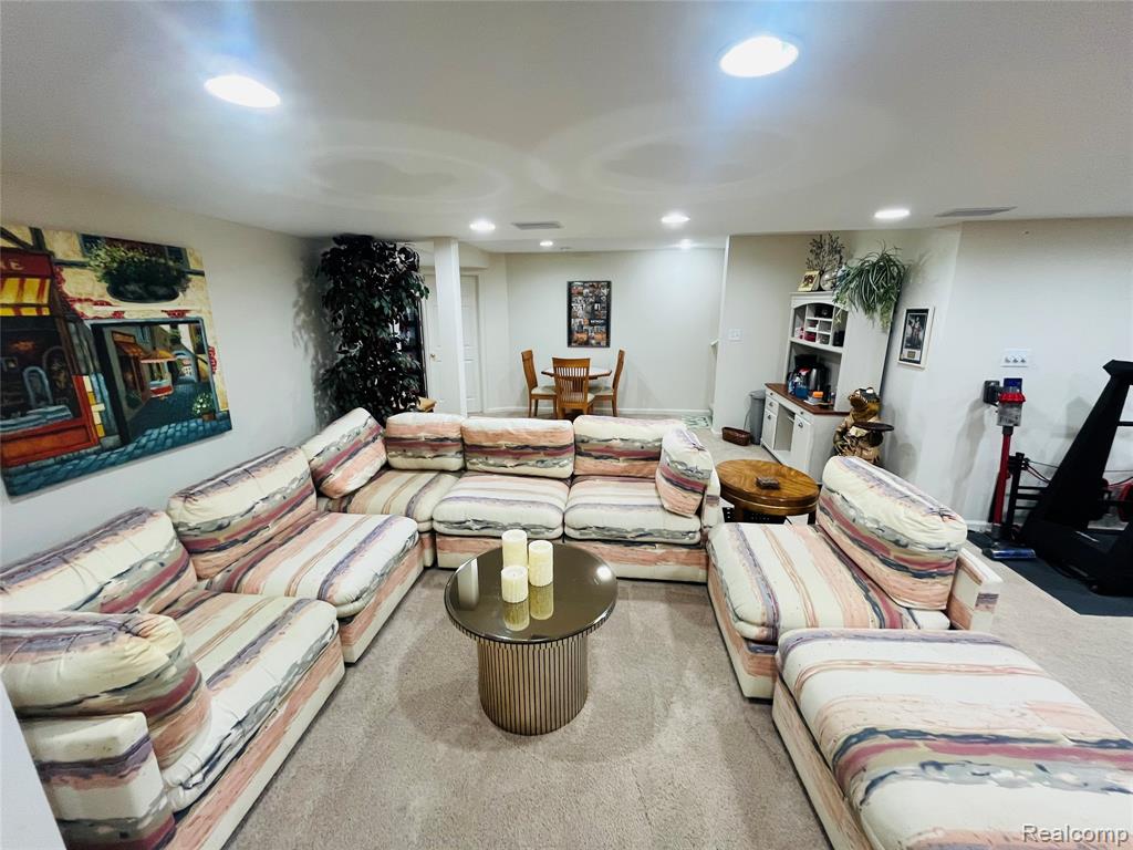 828 Woodhaven Drive, Commerce Twp, MI 48390 — Photo 32